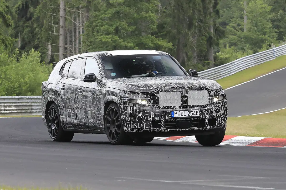 BMW X8, le foto spia (3)