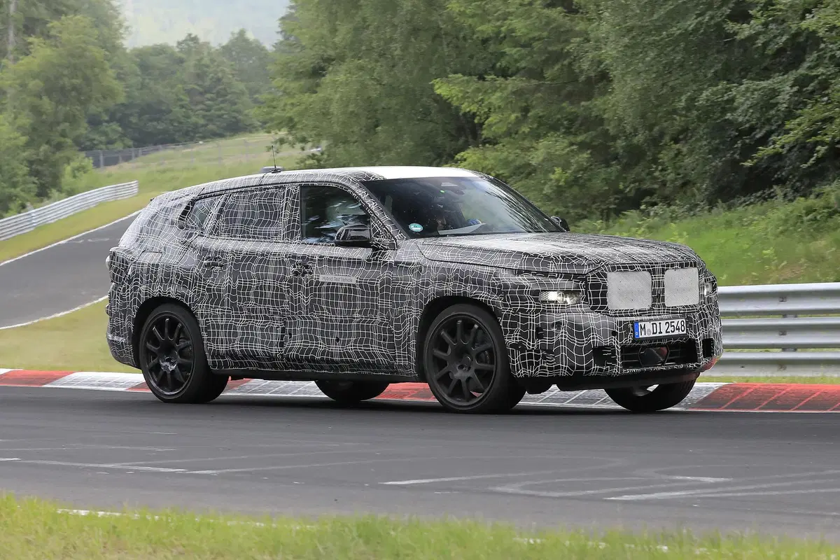 BMW X8, le foto spia (4)