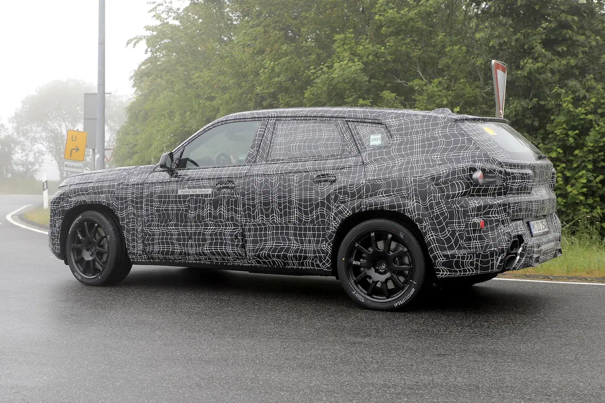 BMW X8, le foto spia (10)