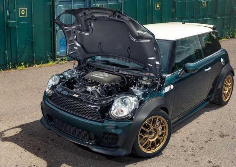 Cos&igrave; Vini? Una super Mini con motore Bmw V8