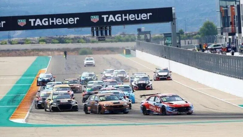 WTCR 2021, Spagna, gara 1: vince Tarquini
