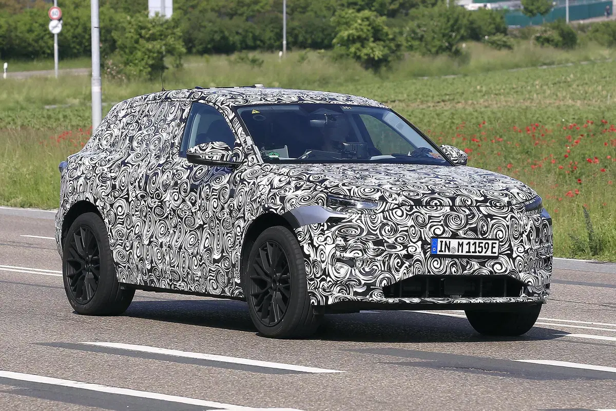 Audi Q6 e-tron, le foto spia (4)