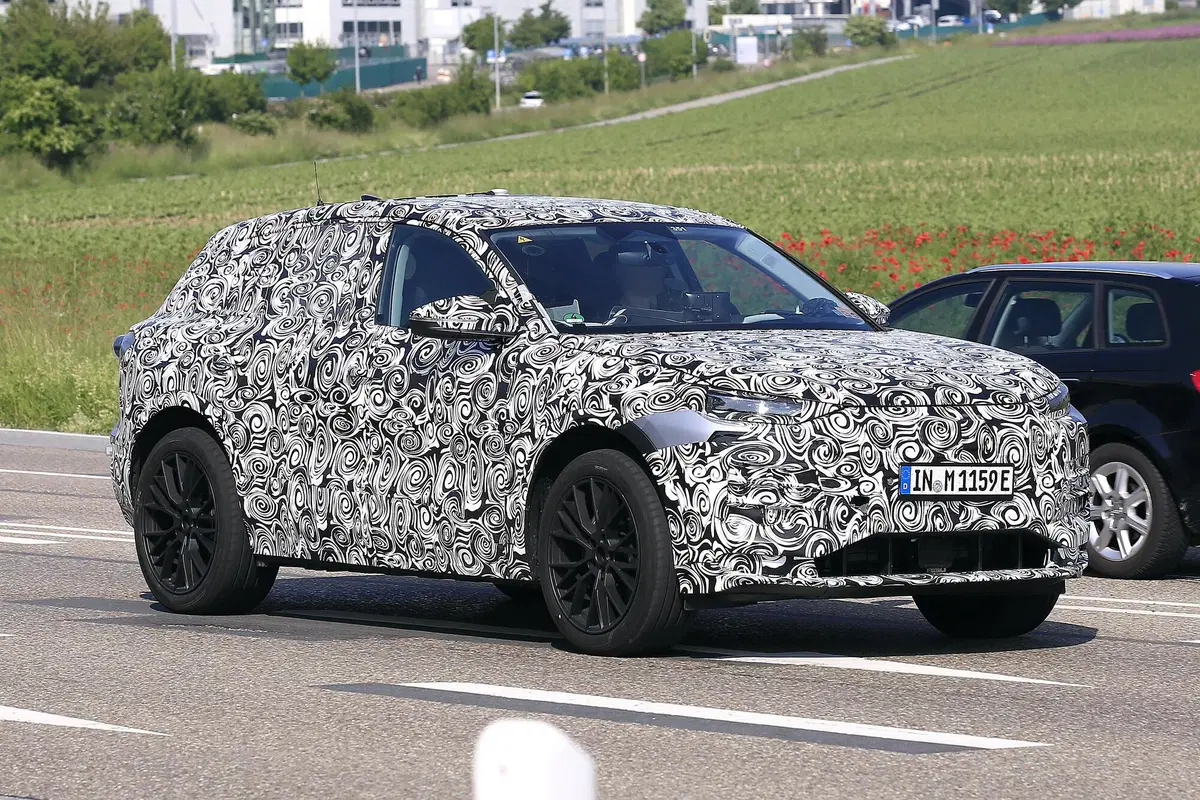 Audi Q6 e-tron, le foto spia (5)