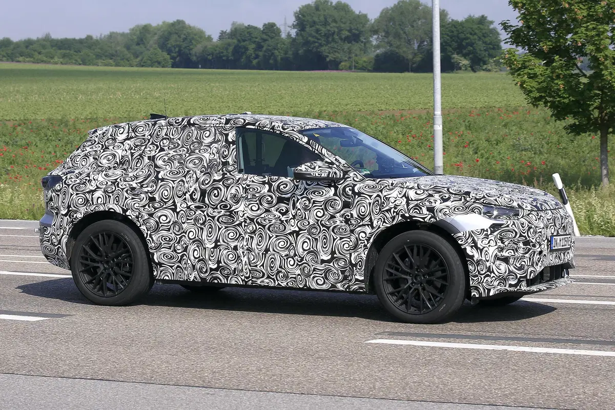 Audi Q6 e-tron, le foto spia (8)