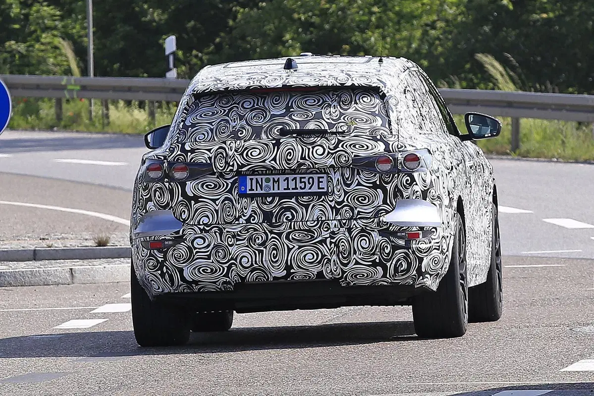 Audi Q6 e-tron, le foto spia (12)