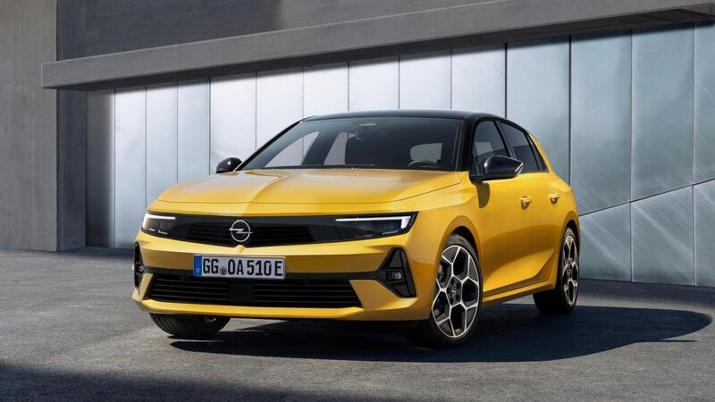 Opel Astra, ora &egrave; anche ibrida plug-in