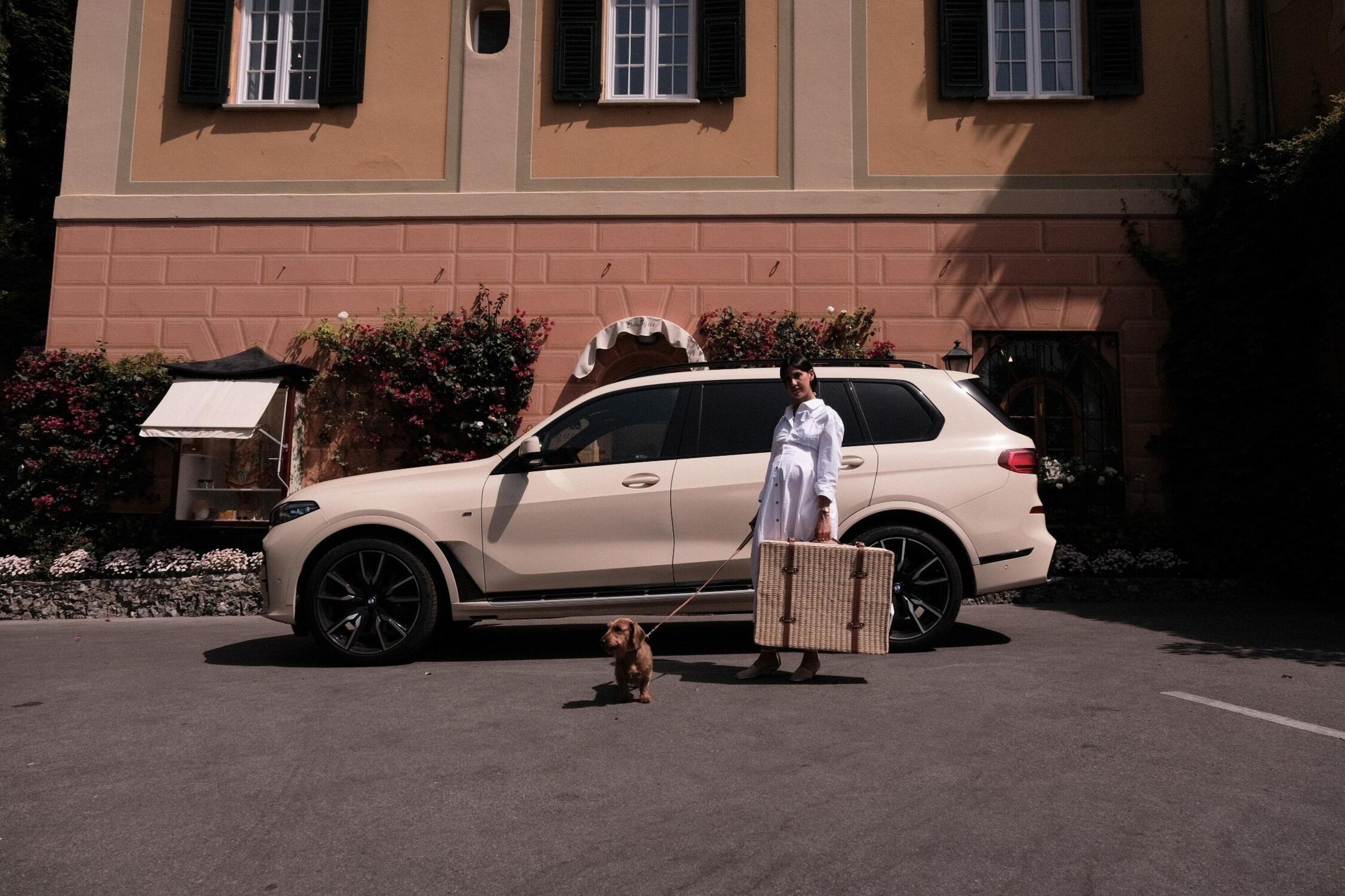 Auto premium pet friendly? BMW X7 xDrive40d Poldo Dog Couture [set accessori]