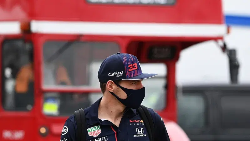 F1, Verstappen: "La Mercedes sta lavorando su alcune modifiche da diverso tempo"