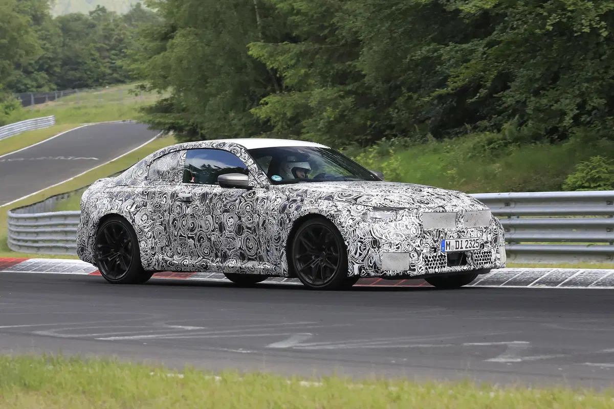 BMW M2, le foto spia al N&uuml;rburgring
