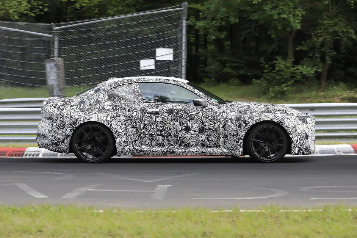 BMW M2, le foto spia al Nürburgring (6)