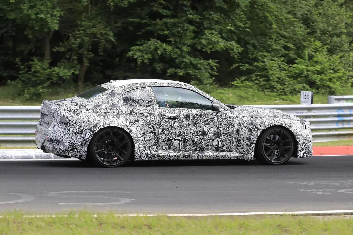 BMW M2, le foto spia al Nürburgring (10)