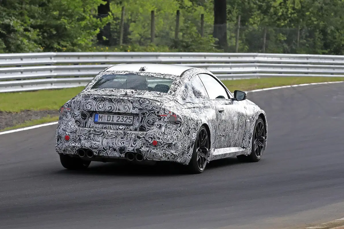 BMW M2, le foto spia al Nürburgring (11)