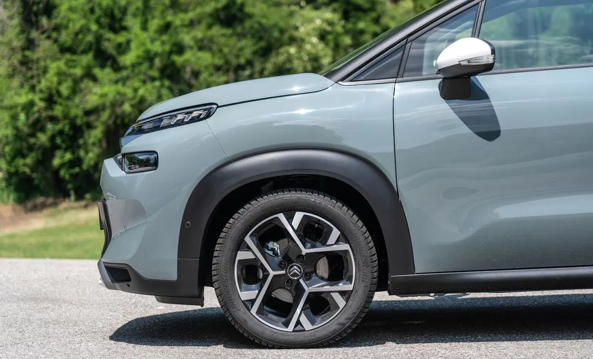 Citroen C3 Aircross BlueHDi 120 S&S EAT6 Feel (21)