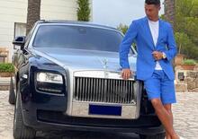 Cristiano Ronaldo in posa con la sua nuova Rolls-Royce Ghost