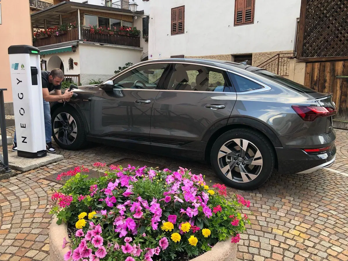 Luca Salvadori e il Trentino: un’avventura 100% green tra natura, e-bike e Audi e-tron (4)
