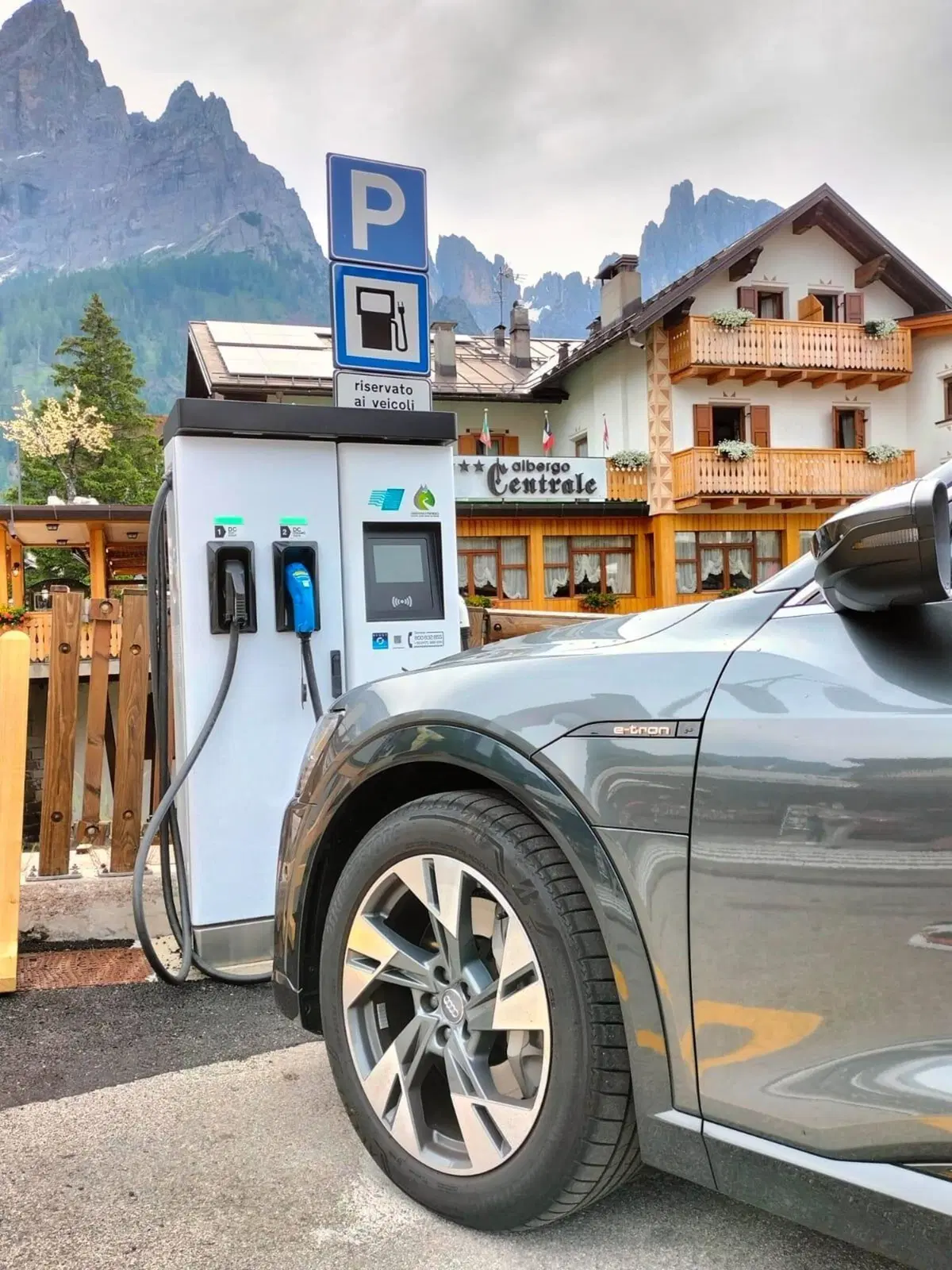 Luca Salvadori e il Trentino: un’avventura 100% green tra natura, e-bike e Audi e-tron (5)