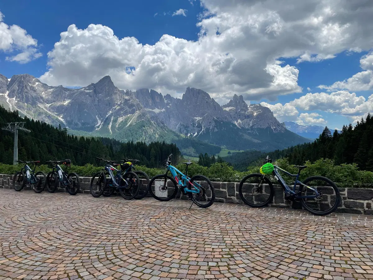 Luca Salvadori e il Trentino: un’avventura 100% green tra natura, e-bike e Audi e-tron (2)