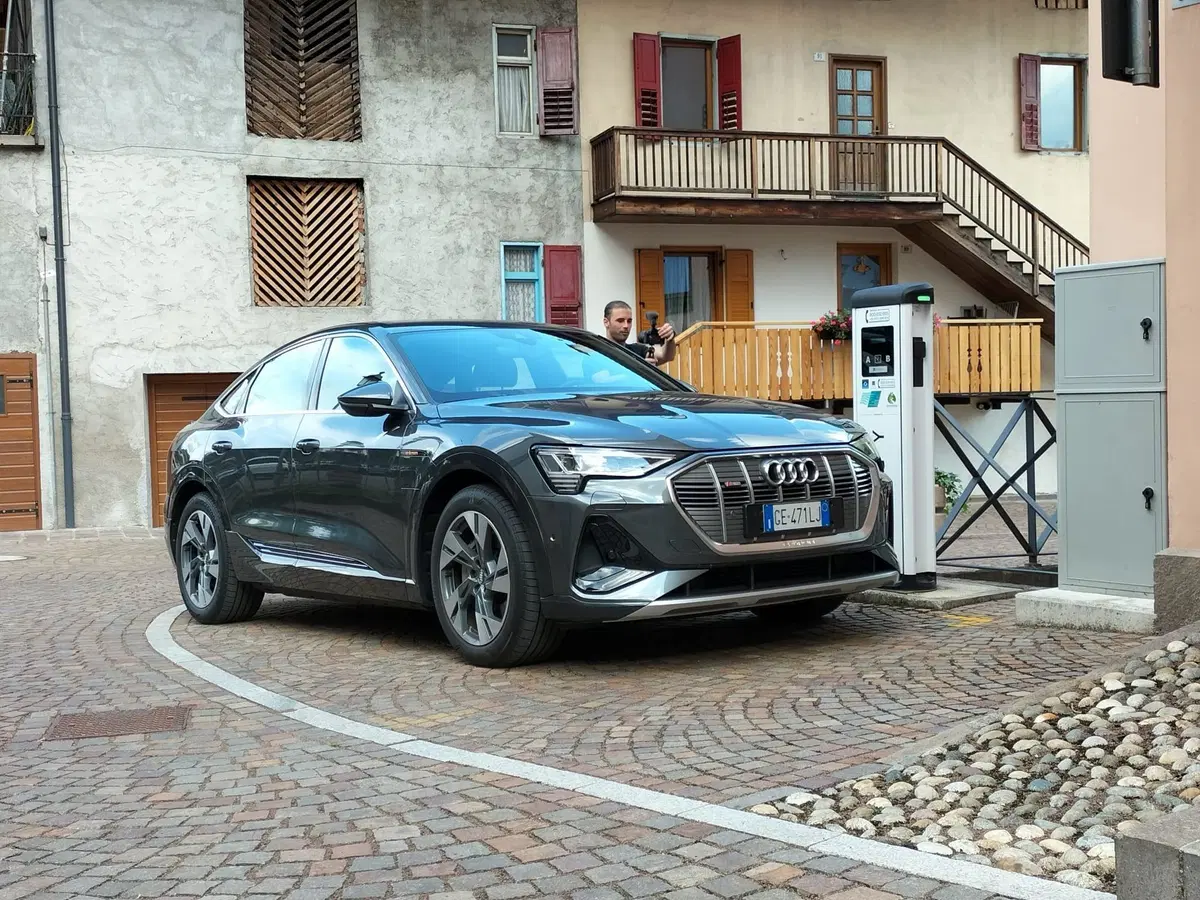 Luca Salvadori e il Trentino: un’avventura 100% green tra natura, e-bike e Audi e-tron (2)