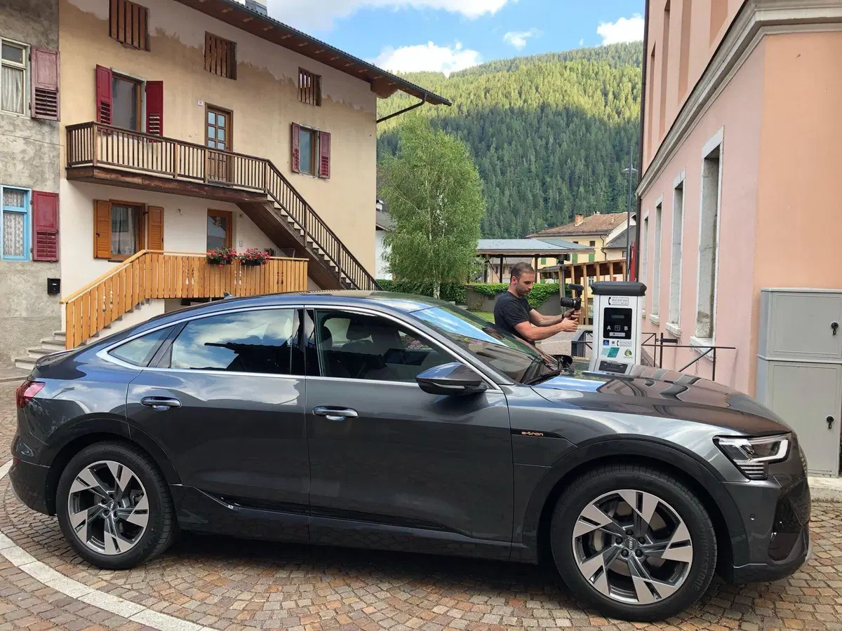 Luca Salvadori e il Trentino: un’avventura 100% green tra natura, e-bike e Audi e-tron