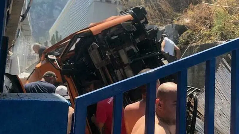 Incidente a Capri: bus precipita. Morto l&rsquo;autista, due feriti gravi