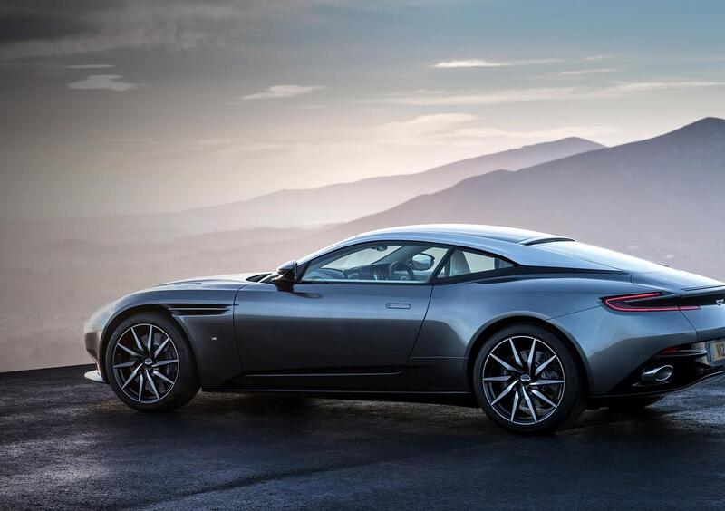 Aston Martin, prima auto elettrica nel 2025. Ma sar&agrave; anticipata dalle nuove ibride