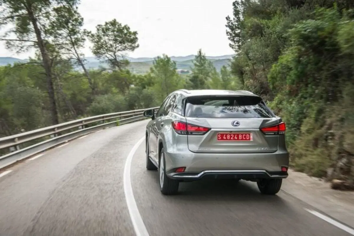Lexus RX 450h MY2021, SUV premium ibrido 4x4: viaggiare alla grande senza pensieri (7)