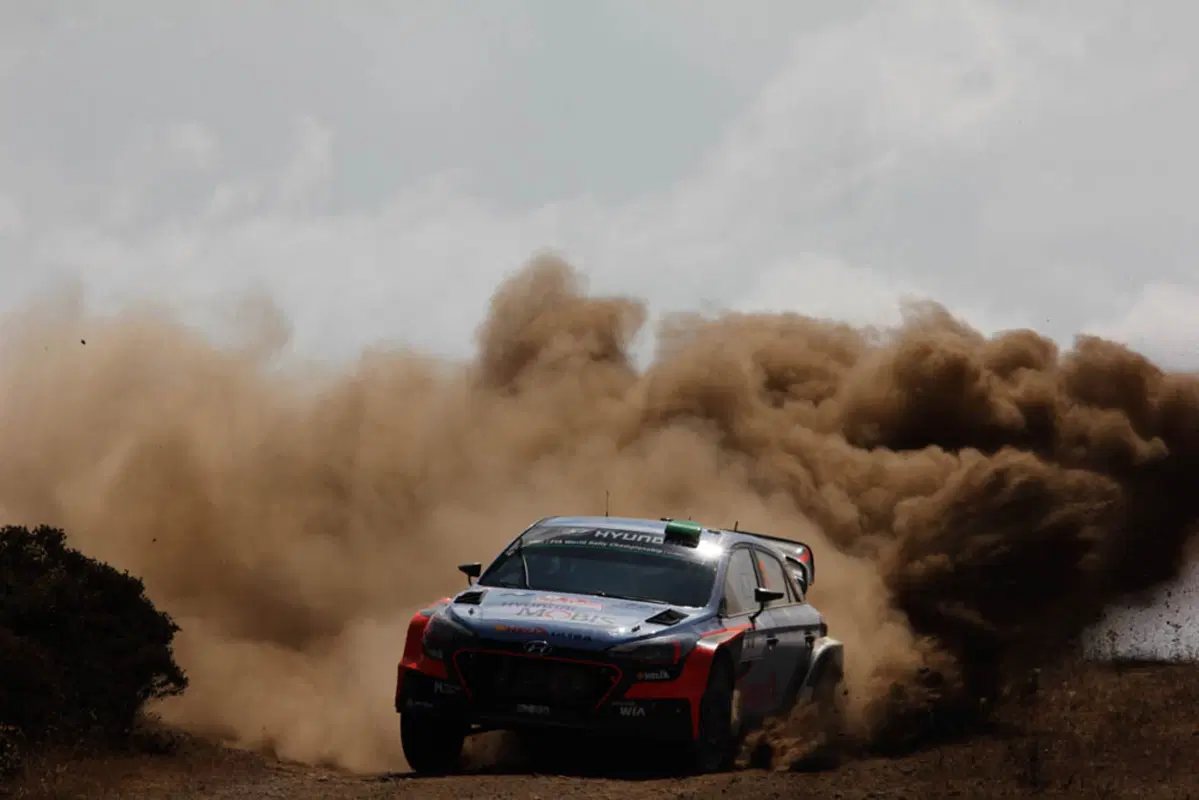 WRC16 Sardegna Italia, Marziani in Paradiso. Finalmente Neuville (Hyundai). Scandola davanti nella WR2 (4)