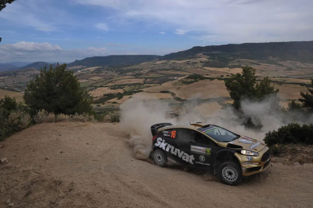 WRC16 Sardegna Italia, Marziani in Paradiso. Finalmente Neuville (Hyundai). Scandola davanti nella WR2 (18)