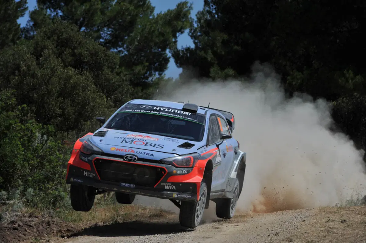 WRC16 Sardegna Italia, Marziani in Paradiso. Finalmente Neuville (Hyundai). Scandola davanti nella WR2 (21)