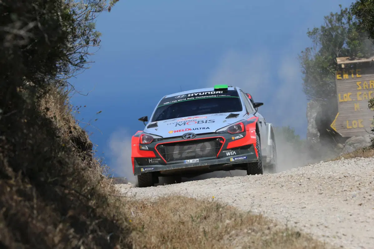 WRC16 Sardegna Italia, Marziani in Paradiso. Finalmente Neuville (Hyundai). Scandola davanti nella WR2 (39)