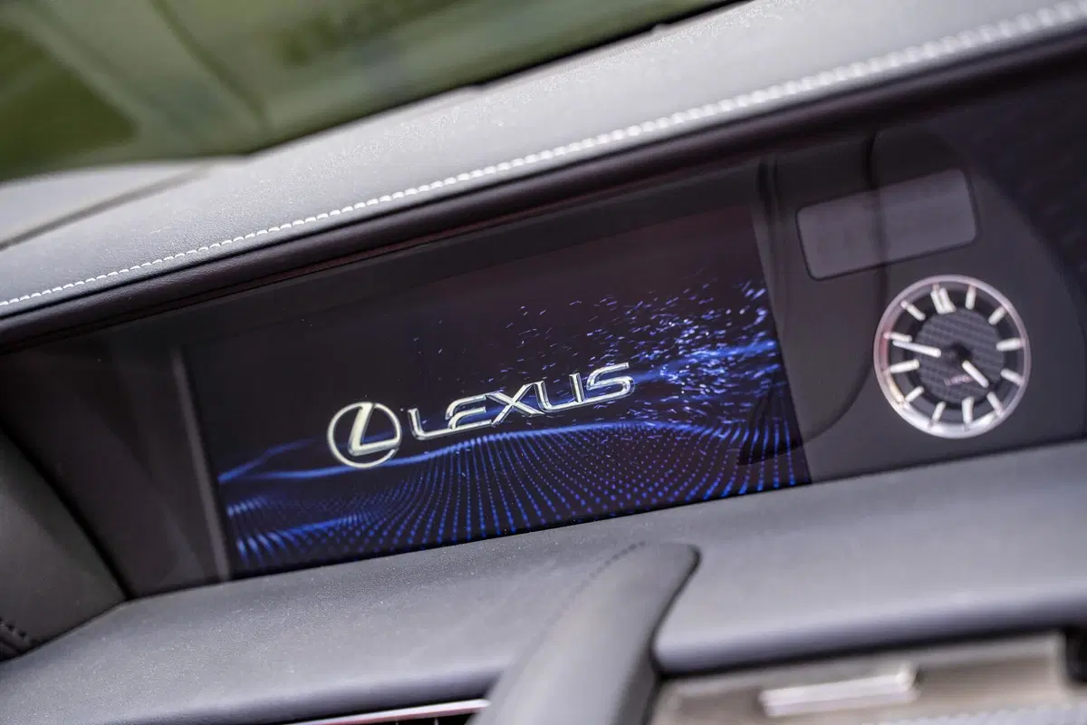 LC500 Convertible: il sogno termico educato da aprire in chiave Lexus [video] (3)