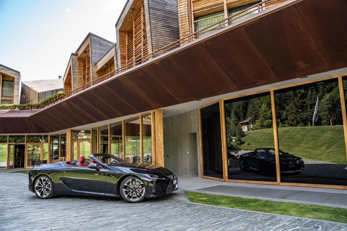 LC500 Convertible: il sogno termico educato da aprire in chiave Lexus [video] (10)