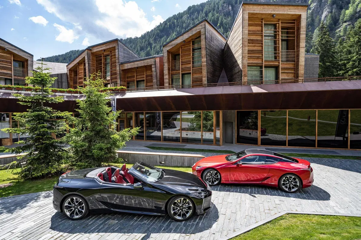 LC500 Convertible: il sogno termico educato da aprire in chiave Lexus [video] (13)