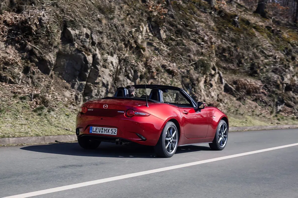 Il bello e il brutto della Mazda MX-5 Sport MY21: provata anche in pista (8)