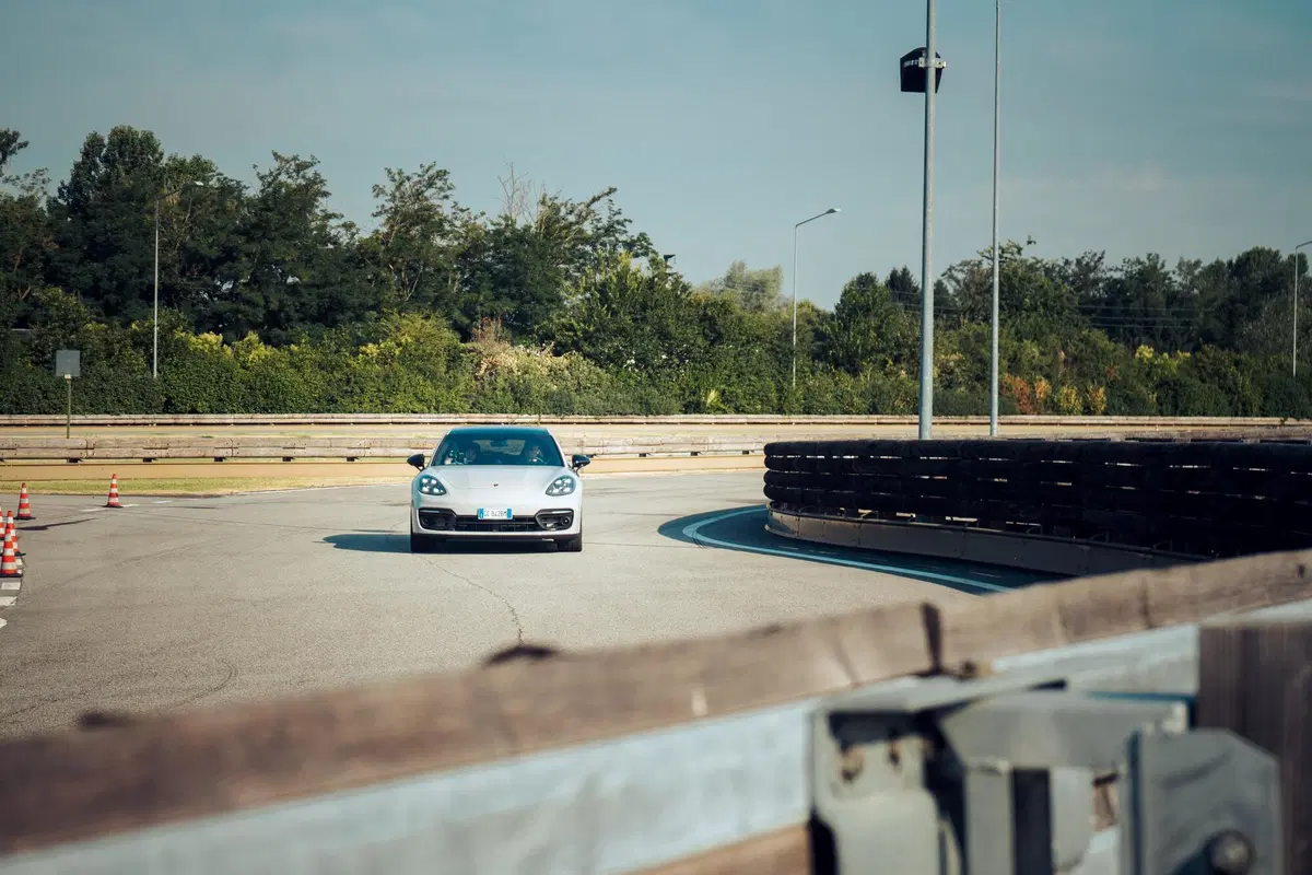 Porsche Panamera 4S e-Hybrid, PRO e CONTRO. La pagella e tutti i numeri della prova strumentale (2)