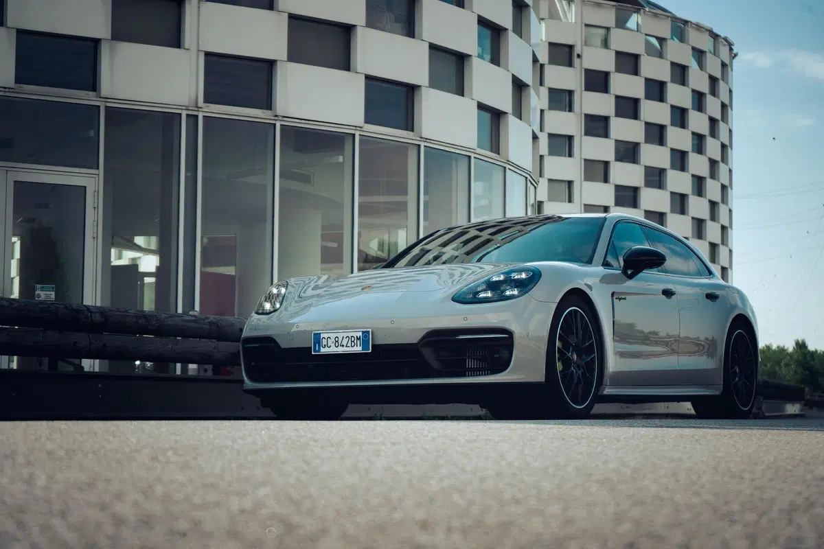 Porsche Panamera 4S e-Hybrid, PRO e CONTRO. La pagella e tutti i numeri della prova strumentale (6)