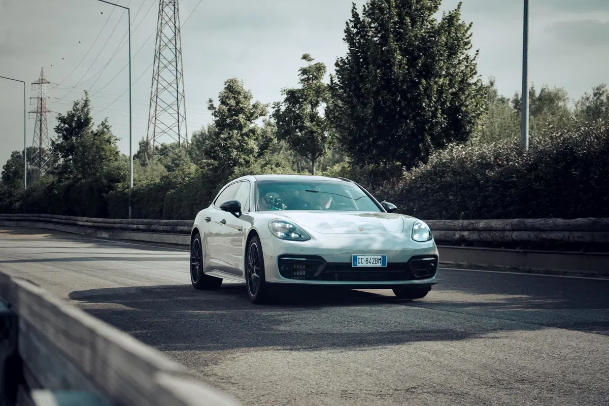 Porsche Panamera 4S e-Hybrid, PRO e CONTRO. La pagella e tutti i numeri della prova strumentale (7)