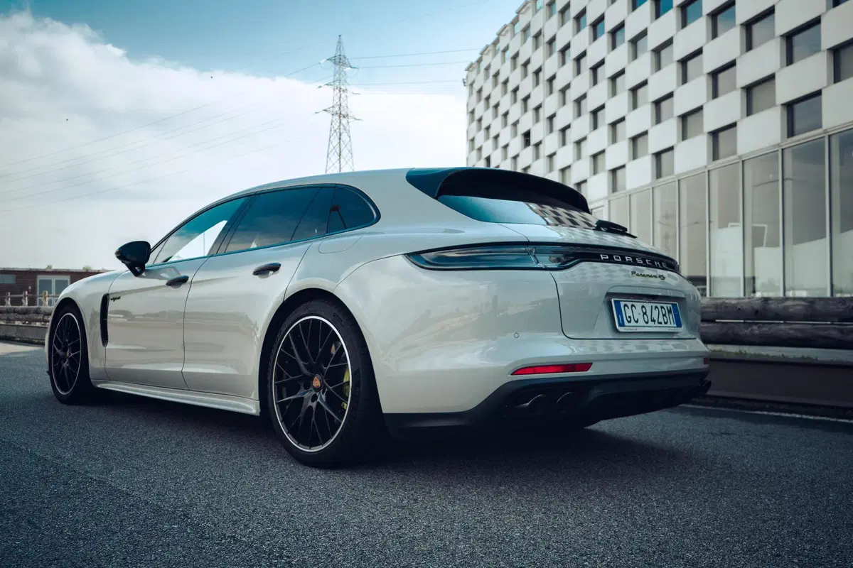Porsche Panamera 4S e-Hybrid, PRO e CONTRO. La pagella e tutti i numeri della prova strumentale (9)