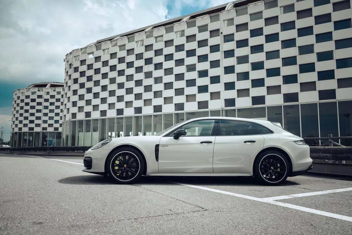Porsche Panamera 4S e-Hybrid, PRO e CONTRO. La pagella e tutti i numeri della prova strumentale (17)