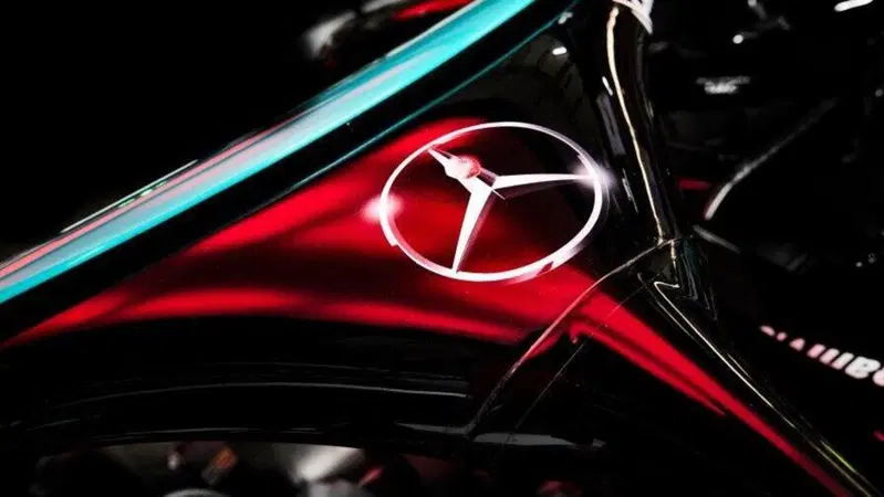 Formula 1, Hamilton e la Mercedes lanciano il progetto per l'inclusivit&agrave; "Ignite"