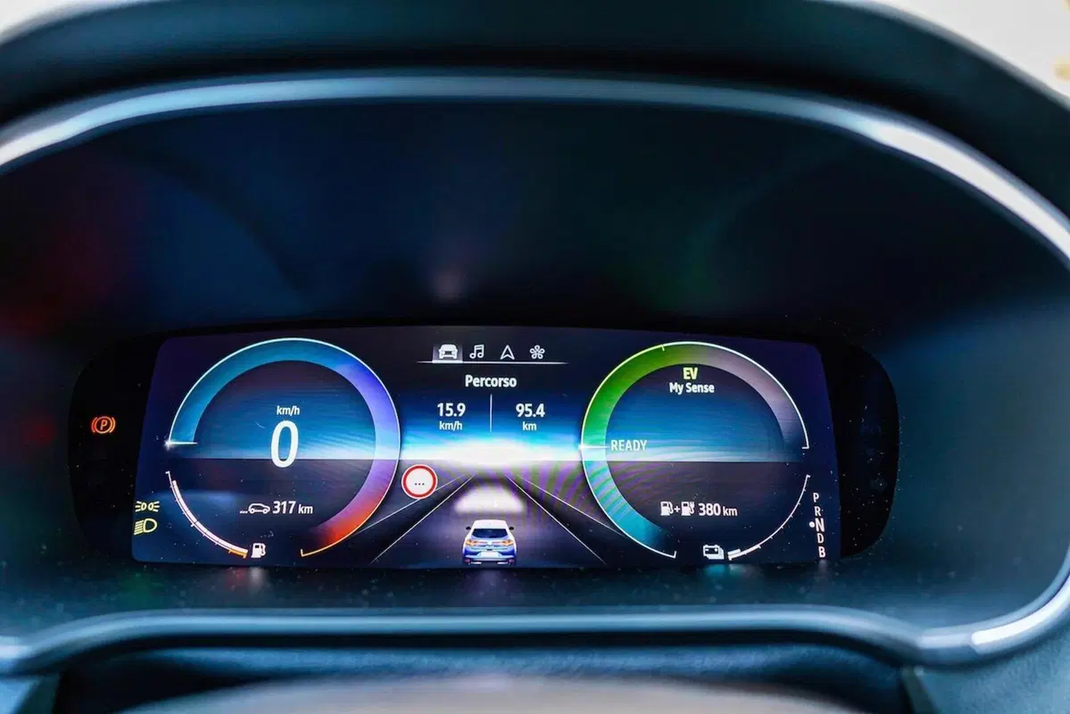 Megane E-Tech Plug-in Hybrid: maturità tecnologica (4)
