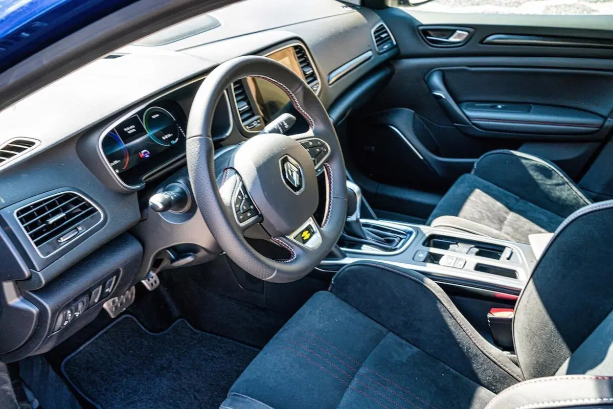 Megane E-Tech Plug-in Hybrid: maturità tecnologica (9)