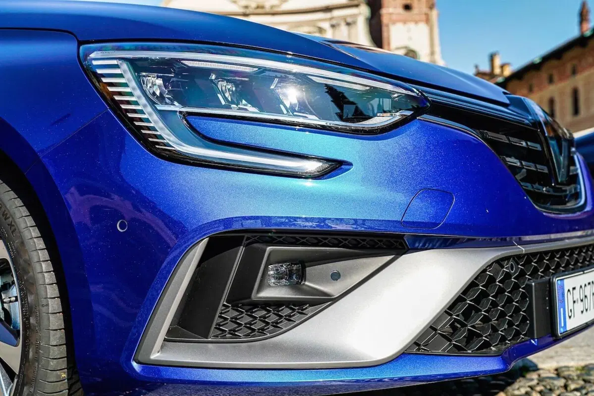 Megane E-Tech Plug-in Hybrid: maturità tecnologica (12)