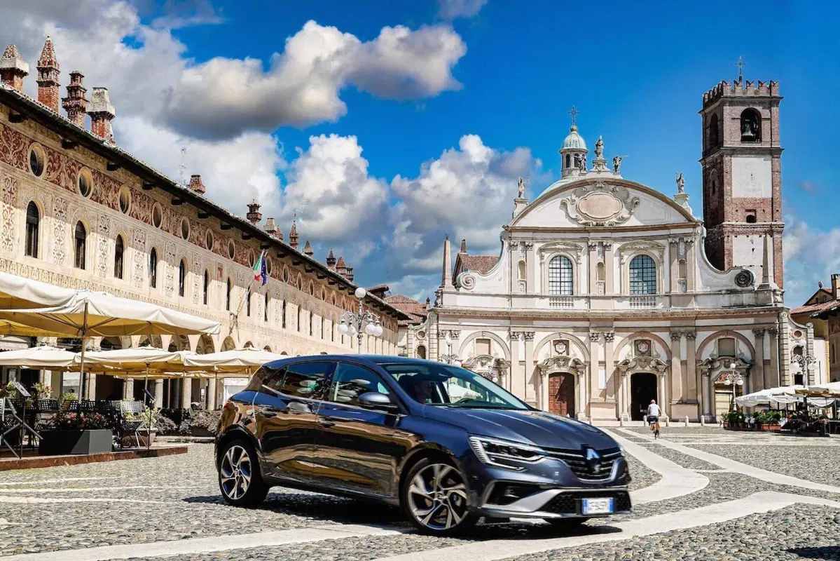 Megane E-Tech Plug-in Hybrid: maturità tecnologica (14)