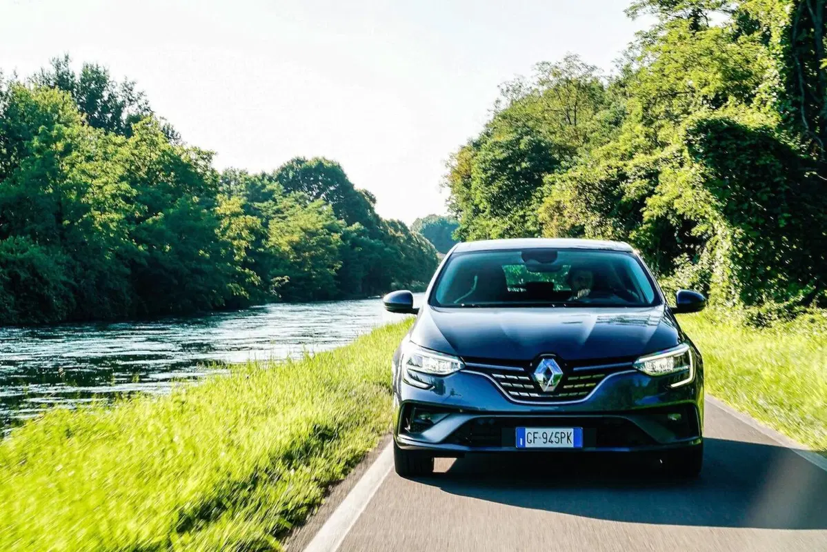 Megane E-Tech Plug-in Hybrid: maturità tecnologica (15)