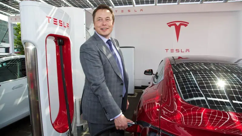 Tesla potrebbe guadagnare 25 miliardi di dollari l&rsquo;anno dall'apertura della rete di ricarica