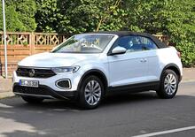 Volkswagen, la T-Roc Cabriolet resiste: le foto spia del restyling