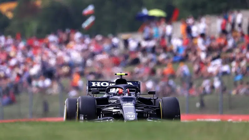 F1: il regalino di Pierre Gasly e dell'Alpha Tauri a Max Verstappen