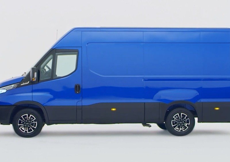 Iveco Daily Furgone (2014-->>) (2)