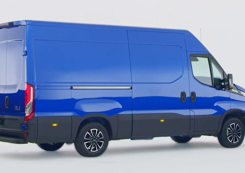 Iveco Daily Furgone (9)